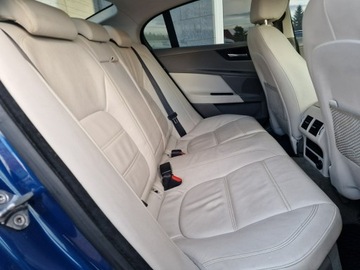 Jaguar XE Sedan 2.0 i4 180KM 2015 Jaguar XE Prestige Automat Xenon Ledy Navi, zdjęcie 19