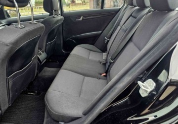 Mercedes Klasa C W204 Limuzyna 1.8 180 CGI BlueEFFICIENCY 156KM 2010 Mercedes-Benz Klasa C Mercedes-Benz Klasa C 180 CGI Automatik BlueEFFICIEN, zdjęcie 17