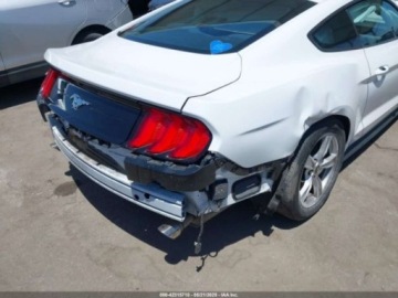 Ford Mustang VI 2021 Ford Mustang 2021 Ford Mustang EcoBoost Fastback 2.3 Benzyna 310KM, zdjęcie 5