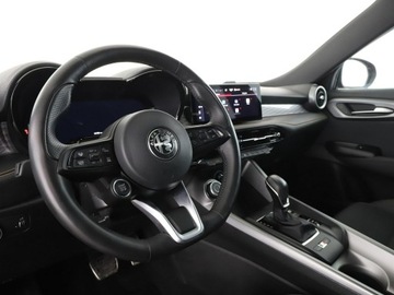 Alfa Romeo Tonale SUV PHEV 1.3 PHEV Q4 280KM 2023 Alfa Romeo Tonale PHEV 4x4 full LED navi kamery, zdjęcie 13