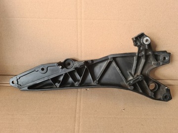 SUZUKI GSXR 600 750 K6 K7 КРОНШТЕЙН РАМЫ ЗАДНИЙ ЛЕВЫЙ