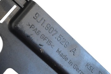 PORSCHE TAYCAN 9J1 2021 JINÉ DÍLY INTERIÉR VOZIDLA