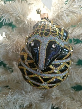 МЕЛЛ РОЖДЕСТВЕНСКИЙ ШАР, ЧЕРНАЯ ЗМЕЯ