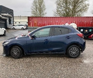 Mazda 2 III Hatchback 5d 1.5 SKY-G 90KM 2017 Mazda 2 1,5 SKYACTIV-G, klima, udokumentowany przebieg, lekko uszkodzona