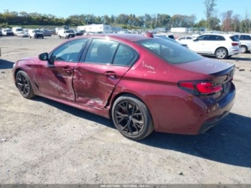 BMW Seria 5 G90-91 2023 BMW Seria 5 540 I XDRIVE, 2023r., 4x4, 3.0L 3.0 Hybryda 335KM, zdjęcie 2