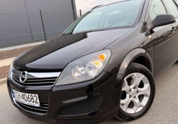 Opel Astra J Sports Tourer 1.6 Twinport ECOTEC 115KM 2010 Opel Astra LIFT 1.6i 115ps Serwisowana BezRdzy Bezwypadkowa Zadbana 1.6, zdjęcie 2