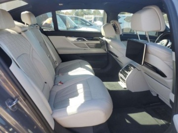 BMW Seria 7 G70 2022 BMW Seria 7 750XI 2022 4.4l 4.4 Benzyna 523KM, zdjęcie 10