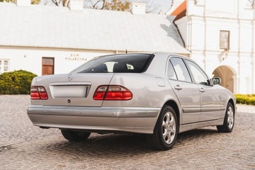 Mercedes Klasa E W210 Sedan 2.8 204KM 2001 MERCEDES-BENZ W210 E280 ELEGANCE | 2001 | 2.8 Benzyna | 83 000 km, zdjęcie 5