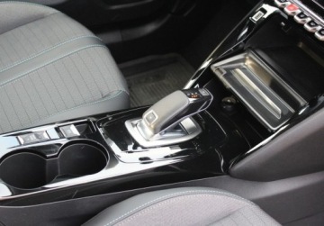 Peugeot 2008 II SUV 1.2 PureTech 130KM 2021 Peugeot 2008 Allure EAT8 Gwarancja Od RiA 1.2 Benzyna 130KM, zdjęcie 11