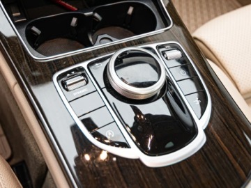 Mercedes Klasa C W205 Coupe Facelifting 2.0 300 258KM 2019 MERCEDES-BENZ C Klasa C 300 9G-TRONIC 2.0 258KM 2019, zdjęcie 22