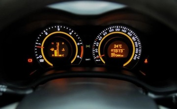 Toyota Corolla X Sedan Facelifting 1.4 D-4D 90KM 2013 Toyota Corolla Polski salon_1.4 D_90KM _ klimatyzacja _ podgrzewane fotele, zdjęcie 13