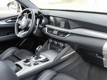 Alfa Romeo Stelvio SUV Facelifting 2.0 Turbo 280KM 2022 Alfa Romeo Stelvio WJ8414K#2.0 Turbo Veloce Q4, zdjęcie 32