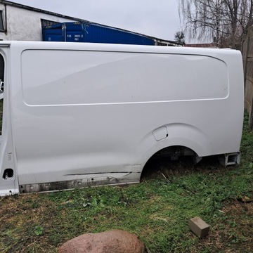 ĆWIARTKA LEWY TYŁ BOK TRAFIC III 14-22