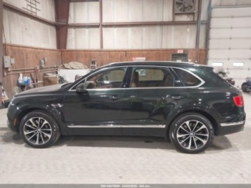 Bentley Bentayga 2019 Bentley Bentayga V8, 2019r., 4x4, 4.0L 4.0 Benzyna 542KM, zdjęcie 5