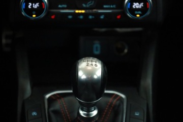 Ford Focus III Hatchback 5d facelifting 1.5 EcoBoost 182KM 2018 Ford Focus 1.5 EcoBoost, Salon Polska, Serwis ASO, zdjęcie 13