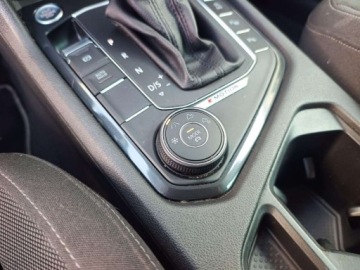 Volkswagen Tiguan II SUV 2.0 TSI 190KM 2020 Volkswagen Tiguan 2.0 Benzyna 190KM, zdjęcie 24