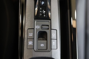 Toyota Prius V (XW60) 2.0  Hybrid Dynamic Force Plug-in 223KM 2023 Toyota Prius Plug-in Hybrid 2.0 Hybryda Plug-in 223KM, zdjęcie 26