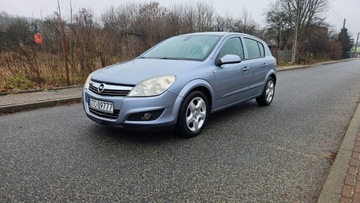 Opel Astra H Hatchback 5d 1.4 TWINPORT ecoFLEX 90KM 2007 Opel Astra Opel Astra III 1.4 Benz Klima II kpl opon 1.4 Benzyna 90KM