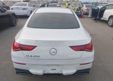 Mercedes CLA C118/X118 Coupe 2.0 250 224KM 2023 Mercedes-Benz CLA MERCEDES-BENZ CLA 250 COUPE 2.0 Benzyna 224KM, zdjęcie 3