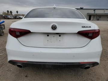 Alfa Romeo Giulia II Sedan Facelifting 2.0 Turbo 280KM 2021 Alfa Romeo Giulia wersja sport, 2.0 280km RWD od ubezpieczalni 2.0 Benzyna, zdjęcie 2