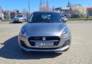 Suzuki Swift VI Hatchback Facelifting 1.2 DualJet SHVS 83KM 2021 Suzuki Swift serwisowany 1.2 Benzyna 83KM, zdjęcie 1