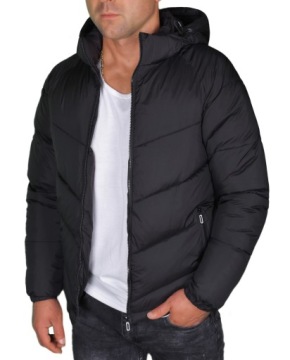 МУЖСКАЯ ЗИМНЯЯ ПУХОВАЯ КУРТКА СО СТЕГАНЫМ КАПЮШОНОМ