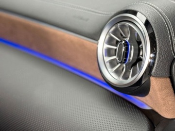 Mercedes CLA C118/X118 Coupe Facelifting 1.3 200 163KM 2025 MERCEDES-BENZ CLA 200 AMG Line Sedan 1.3 (163KM) 2025, zdjęcie 9