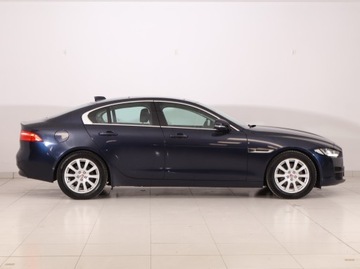 Jaguar XE Sedan 2.0 i4 180KM 2018 Jaguar XE 20d, 177 KM, Automat, Skóra, Navi, zdjęcie 5