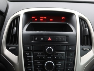 Opel Astra J Hatchback 5d 1.4 Twinport ECOTEC 100KM 2012 Opel Astra 1.4 16V, Klima, Tempomat, Parktronic, zdjęcie 11