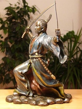 УДИВИТЕЛЬНАЯ ВЕРОНСКАЯ ФИГУРКА САМУРАЯ в подарок