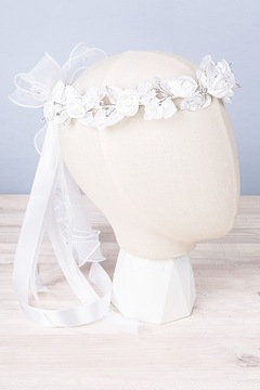 ВЕНОК С БЕЛЫМИ ЭЛЕМЕНТАМИ