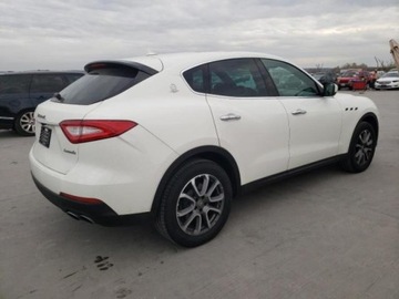Maserati Levante 2017 Maserati Levante Maserati Levante 3.0L, od ubezpieczalni, zdjęcie 3