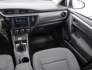 Toyota Corolla XI Sedan Facelifting 1,33 Dual VVT-i 99KM 2017 Toyota Corolla 1.3 Dual VVT-i, Salon Polska, zdjęcie 7