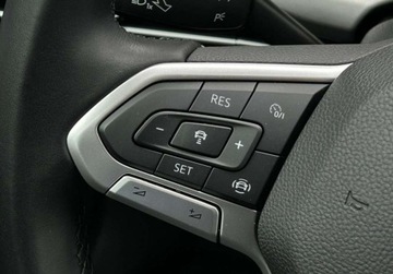 Volkswagen Golf VIII Hatchback 1.5 TSI EVO 130KM 2021 Volkswagen Golf Life Pakiety, ACC, Podgrzewane fotele, Podgrzewana kierow, zdjęcie 20