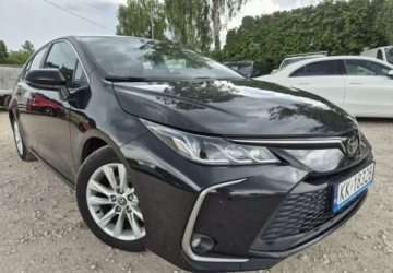 Toyota Corolla XII Sedan Facelifting 1.5 VVT-i 125KM 2023 Toyota Corolla Salon Polska Kamera Vat 23 1.5 Benzyna 125KM, zdjęcie 3