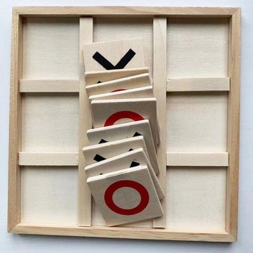 Активная игрушка для настольной игры крестики-нолики.