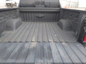 Chevrolet Silverado II 2023 Chevrolet Silverado Short Bed Lt Trail Boss 2023 5.3 Benzyna 355KM, zdjęcie 5