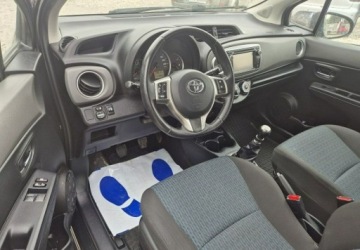 Toyota Yaris III 2013 Toyota Yaris 1,3 Benz Kamera 1.3 Benzyna 84KM, zdjęcie 11