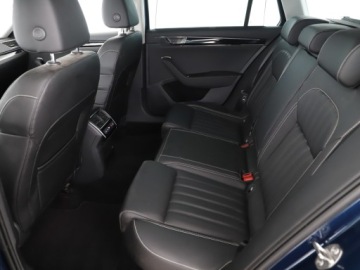 Skoda Superb III Kombi Facelifting 2.0 TDI SCR 150KM 2022 Skoda Superb | Full LED Matrix | Kessy Full | Hak|, zdjęcie 11