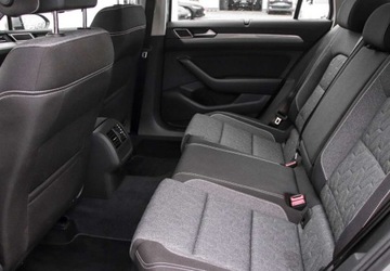 Volkswagen Passat B8 Variant Facelifting 2.0 TDI SCR 200KM 2023 Volkswagen Passat 2.0TDI 150KM Business DSG, Podgrzewane Fotele, Tempomat, zdjęcie 10