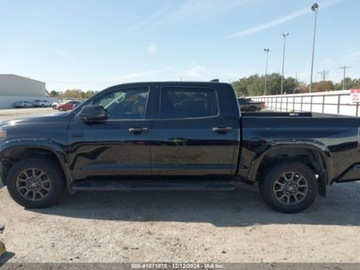 Toyota Tundra II 2021 Toyota Tundra 2021r., SR5, od ubezpieczalni 5.7 Benzyna 381KM, zdjęcie 3