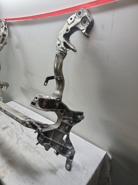 AUDI A4 B8 KOMBI 2.7 TDI NOSNÍK NÁPRAVNICE PŘEDNÍ