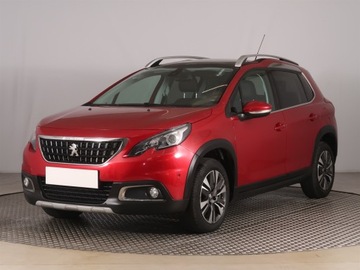 Peugeot 2008 I SUV Facelifting 1.2 PureTech 110KM 2017 Peugeot 2008 1.2 PureTech, Salon Polska, zdjęcie 1