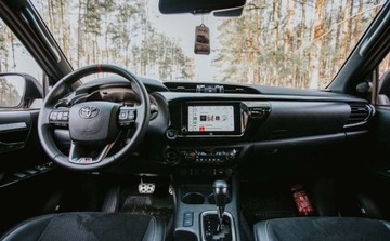 Toyota Hilux VIII Podwójna kabina Facelifting 2024 2.8 D-4D 204KM 2025 Toyota Hilux Zawieszenie Old Man Emu Wyciagarka Warn Oswietlenie Lazer N, zdjęcie 21