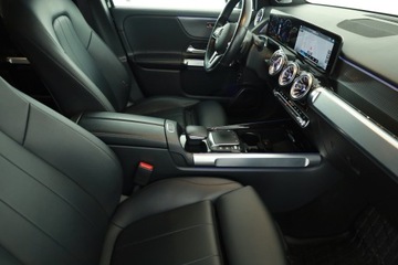 Mercedes GLB SUV 2.0 220d 190KM 2021 Mercedes GLB GLB 220 d 4MATIC, Salon Polska, zdjęcie 6