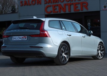 Volvo V60 II  2024 Volvo V60 2,0T 177 aut Hak Ogrz,Kier.+4xFotele Kamera DVD DAB NFC perła TOP, zdjęcie 30