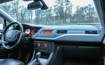 Citroen C5 III Tourer 2.0 HDi FAP 163KM 2011 Citroen C5 2,0HDI (163KM) Automat Skory 2011 r. 2.0 Diesel 163KM, zdjęcie 9