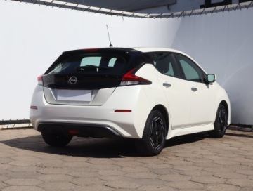 Nissan Leaf II Hatchback Elektryczny 40kWh 150KM 2022 Nissan Leaf 40 kWh, SoH 93%, Salon Polska, zdjęcie 4