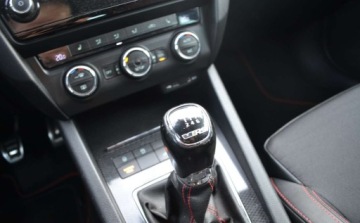Skoda Octavia III RS Kombi 2.0 TDI 184KM 2015 Skoda Octavia RS - 2.0 - Bezwypadkowe - Nowe rozrzady - Bez wady olejowej, zdjęcie 22