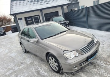 Mercedes Klasa C W203 Sedan W203 1.8 (C 200 Kompressor) 163KM 2006 Mercedes-Benz Klasa C Swiezo sprowadzony TUV 6 27. 1.8 Benzyna 163KM, zdjęcie 3